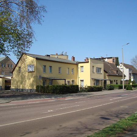 Trothaer Eck Appartement Halle  Buitenkant foto